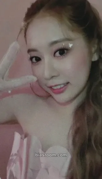 Bora Cherry Wish Photocard - Cherry Bullet - Cherry Bullet K-pop photocard