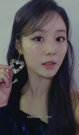 Chaerin Cherry Wish Photocard - Cherry Bullet - Cherry Bullet K-pop photocard