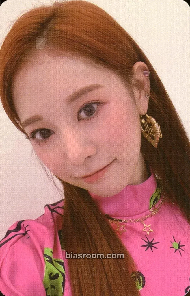 Bora Cherry Rush Photocard - Cherry Bullet - Cherry Bullet K-pop photocard