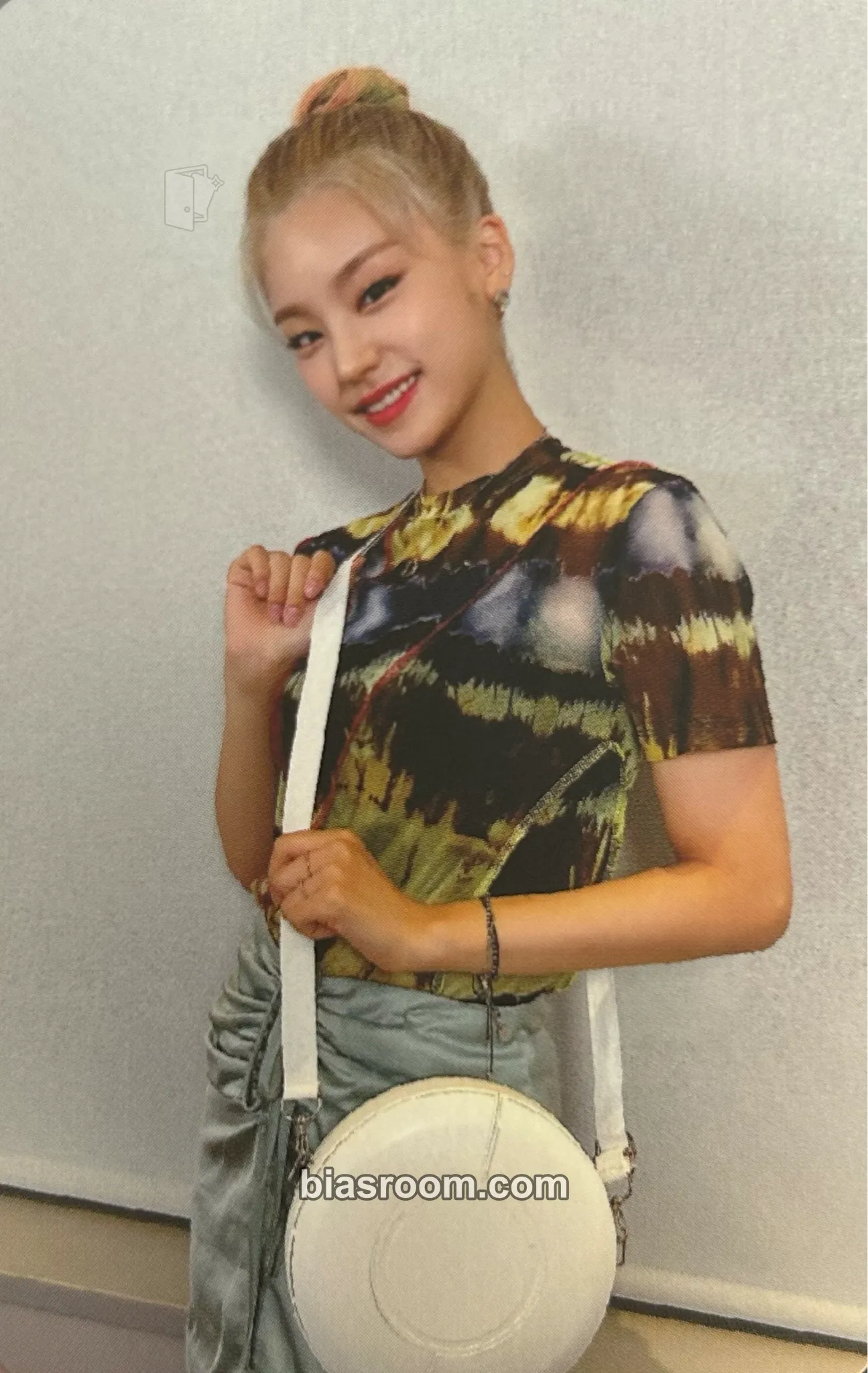 Yeji Light Ring Ver 1 Photocard - ITZY - ITZY K-pop photocard