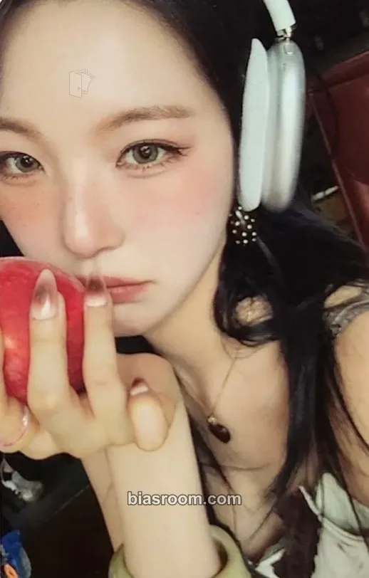 Jiheon From Our 20s Photocard - fromis_9 - fromis_9 K-pop photocard