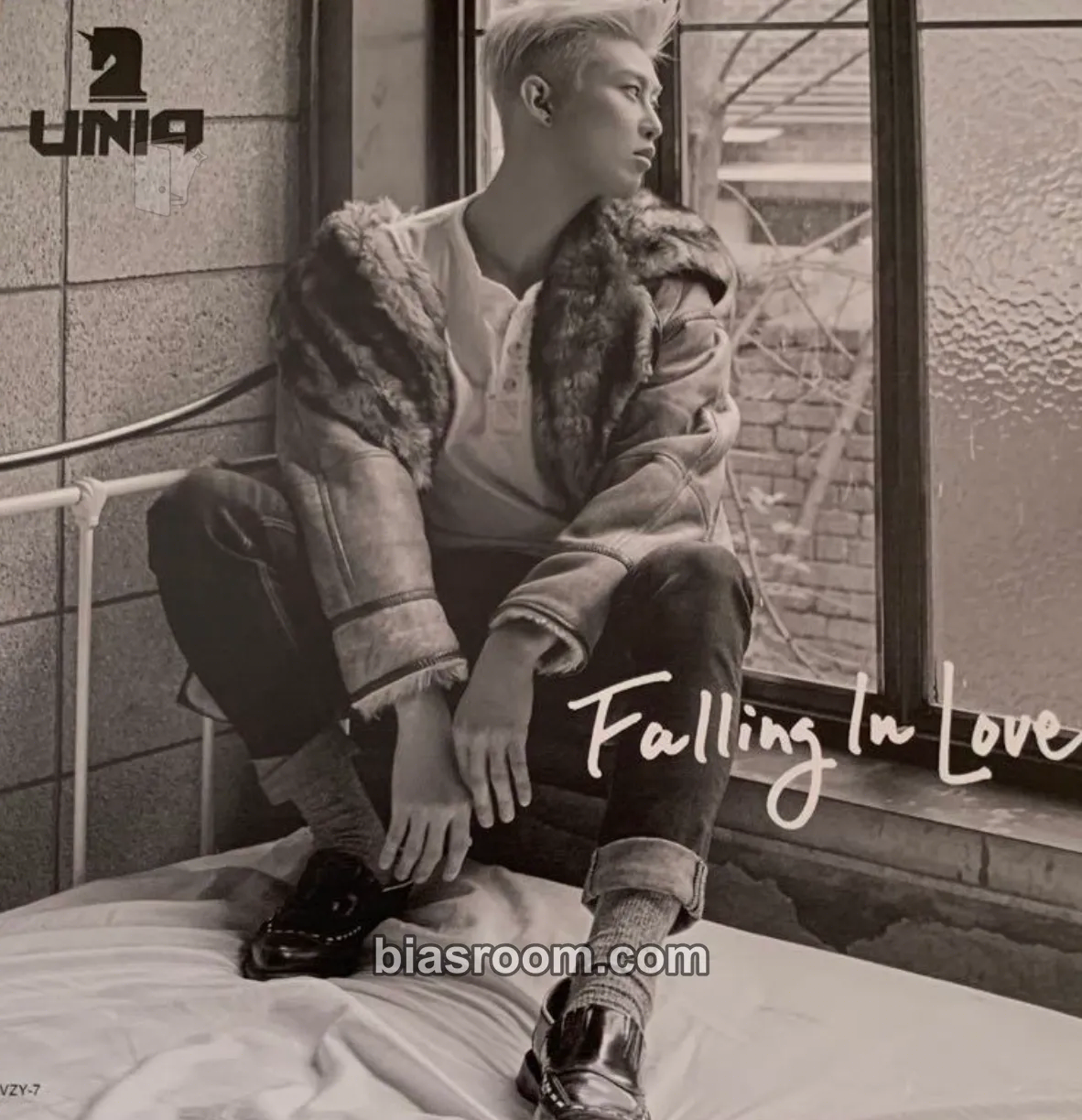 Yixuan Falling in Love Photocard - UNIQ - UNIQ K-pop photocard