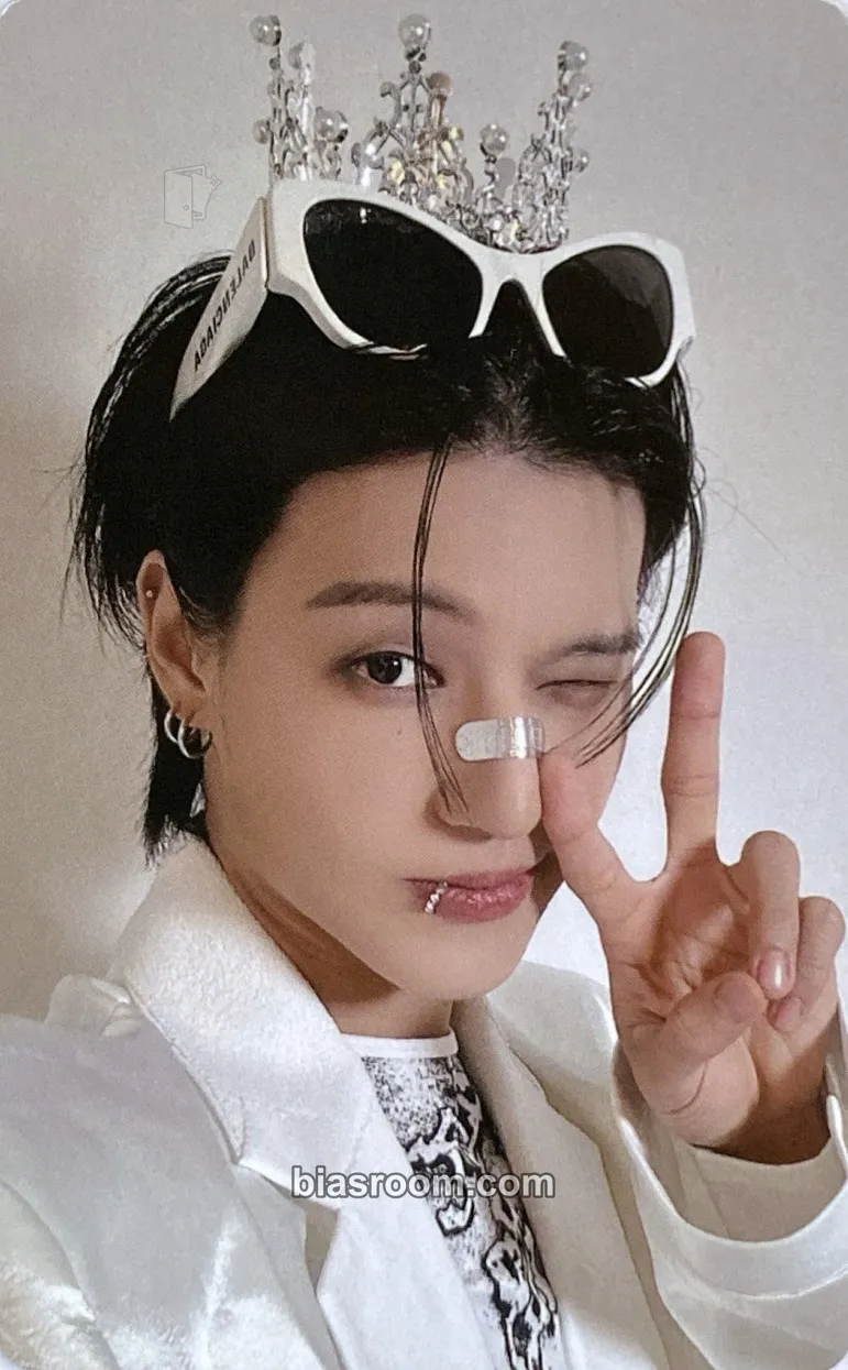Wooyoung GOLDEN HOUR : Part.2 Photocard - ATEEZ - ATEEZ K-pop photocard