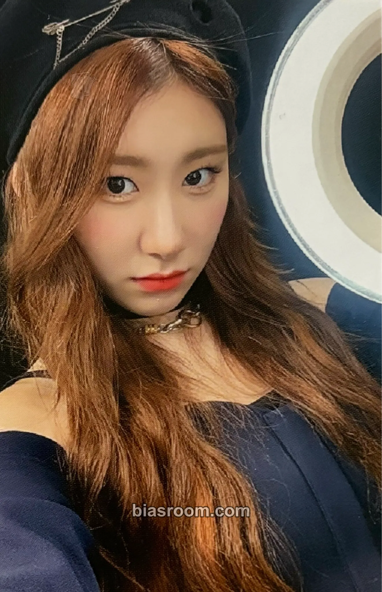 Chaeryeong Light Ring Ver 1 Photocard - ITZY - ITZY K-pop photocard
