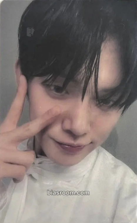 Yeonjun The Name Chapter: Freefall Photocard - TOMORROW X TOGETHER - TOMORROW X TOGETHER K-pop photocard