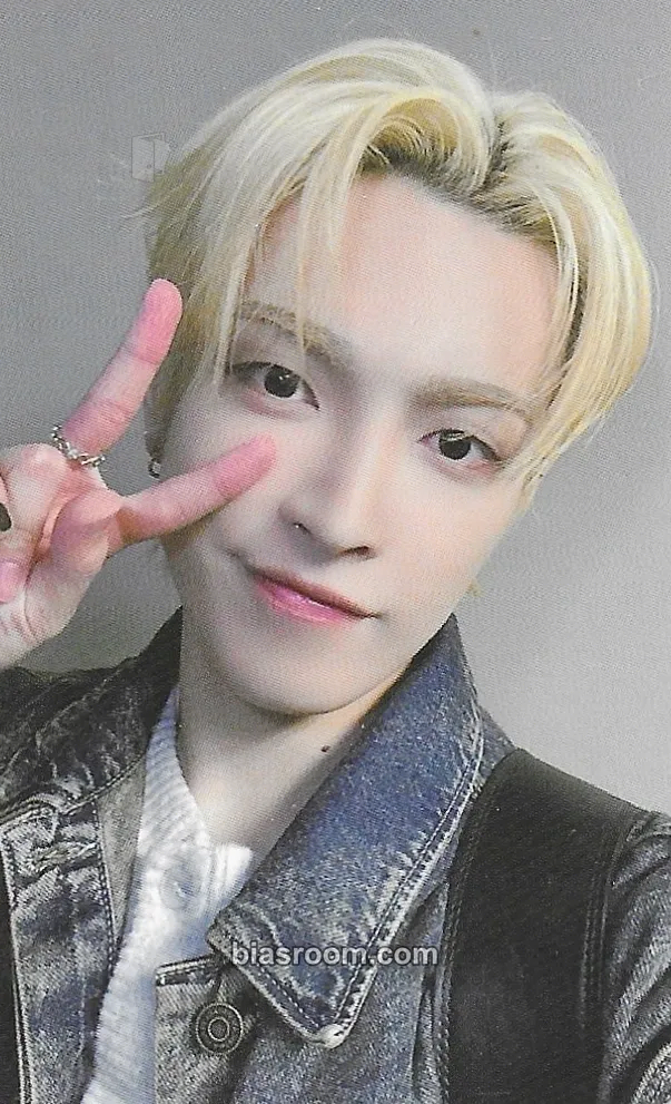Hongjoong Towards The Light : Will To Power World Tour 2024 - 2025 Photocard - ATEEZ - ATEEZ K-pop photocard