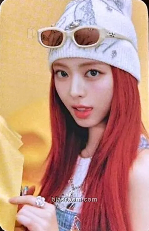 Yuna The 3rd Fan Meeting ITZY, MIDZY, Let's Fly! "Cells of Faith" Photocard - ITZY - ITZY K-pop photocard