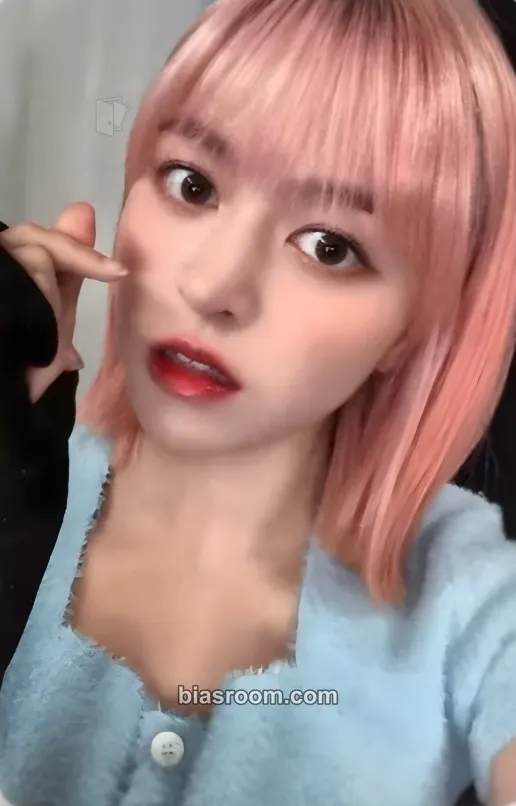 Lily ENTWURF Photocard - NMIXX - NMIXX K-pop photocard