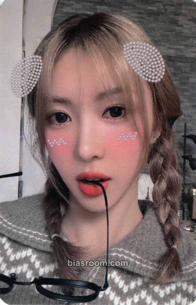 Yoohyeon My Christmas Sweet Love Photocard - Dreamcatcher - Dreamcatcher K-pop photocard