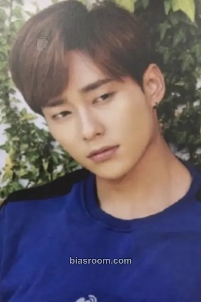UNIQ - Sungjoo - UNIQ 2015 Asia Tour 1st Birthday photobook Other photobook inclusion random photocard