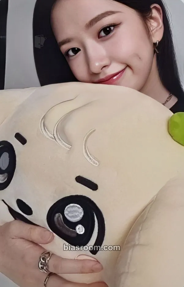 Yujin IVE x MINIVE POP-UP STORE ‘MINIVE PARK’ Photocard - IVE - IVE K-pop photocard