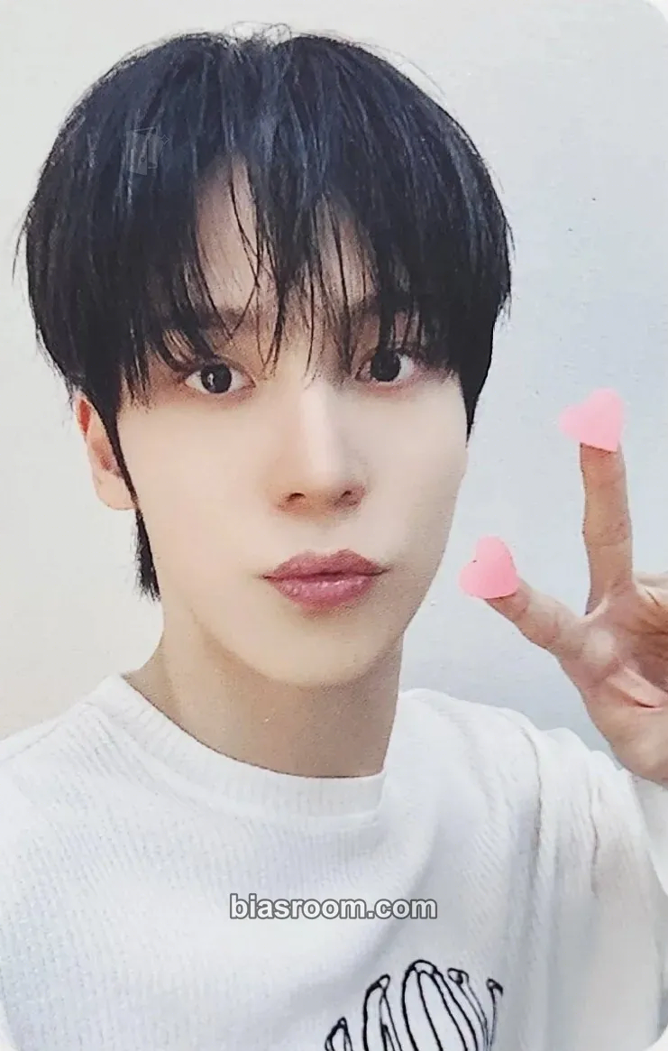 Yunho GOLDEN HOUR : Part.3 Photocard - ATEEZ - ATEEZ K-pop photocard