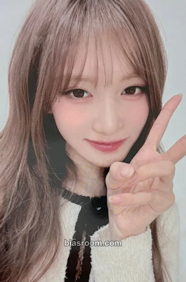 Leeseo IVE x Minive Pop-up WELCOME TO MINIVE SCHOOL Photocard - IVE - IVE K-pop photocard