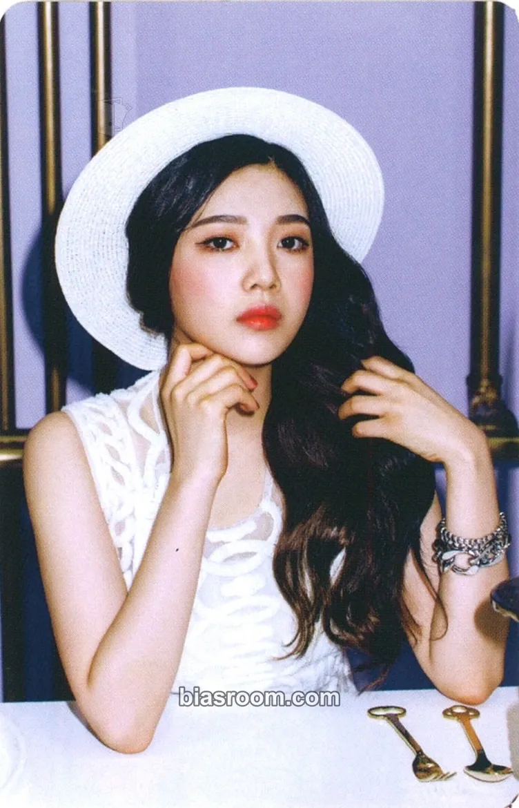 Joy The Red Photocard - Red Velvet - Red Velvet K-pop photocard