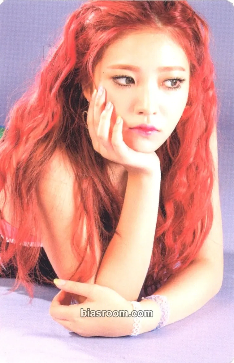 Yeri Russian Roulette Photocard - Red Velvet - Red Velvet K-pop photocard