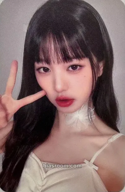 Wonyoung 2024 Season's Greetings: A Fairy's Wish Photocard - IVE - IVE K-pop photocard