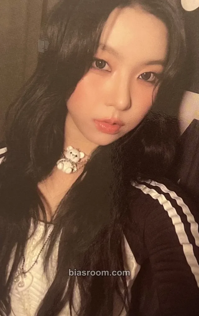 Ayeon GENBLUE Act Like That K-pop photocard