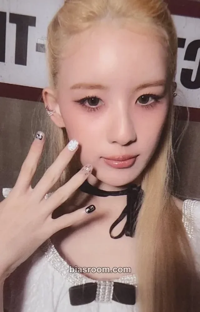 GENBLUE - Lili - Act Like That Album album photocard