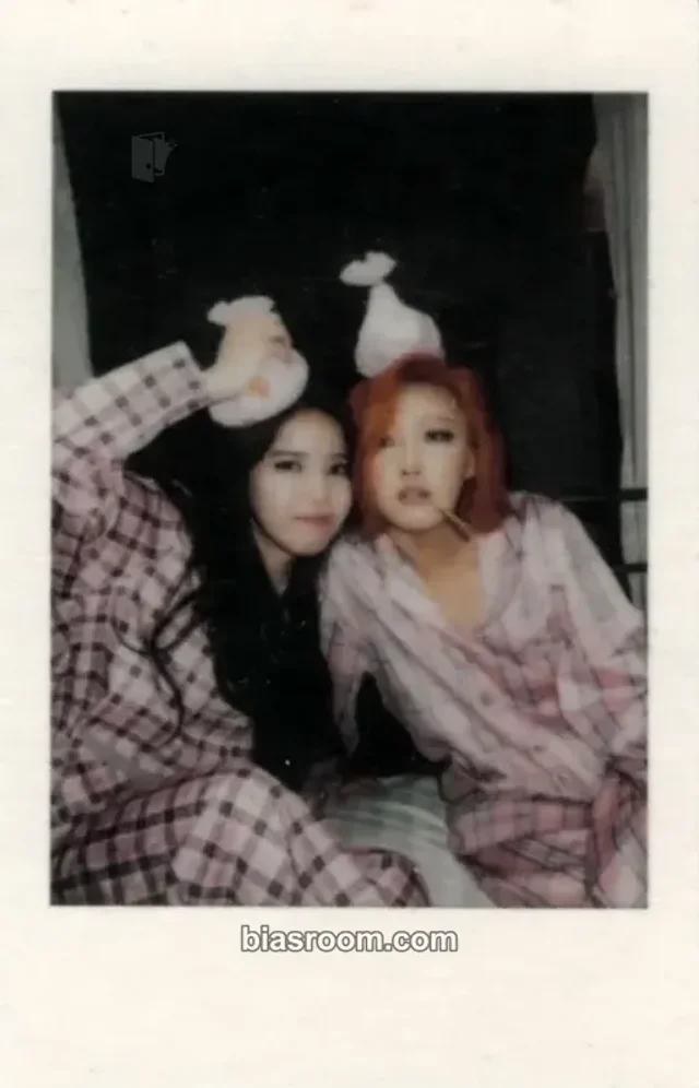 MAMAMOO - Solar & Wheein - Melting Album kihno version polaroid set