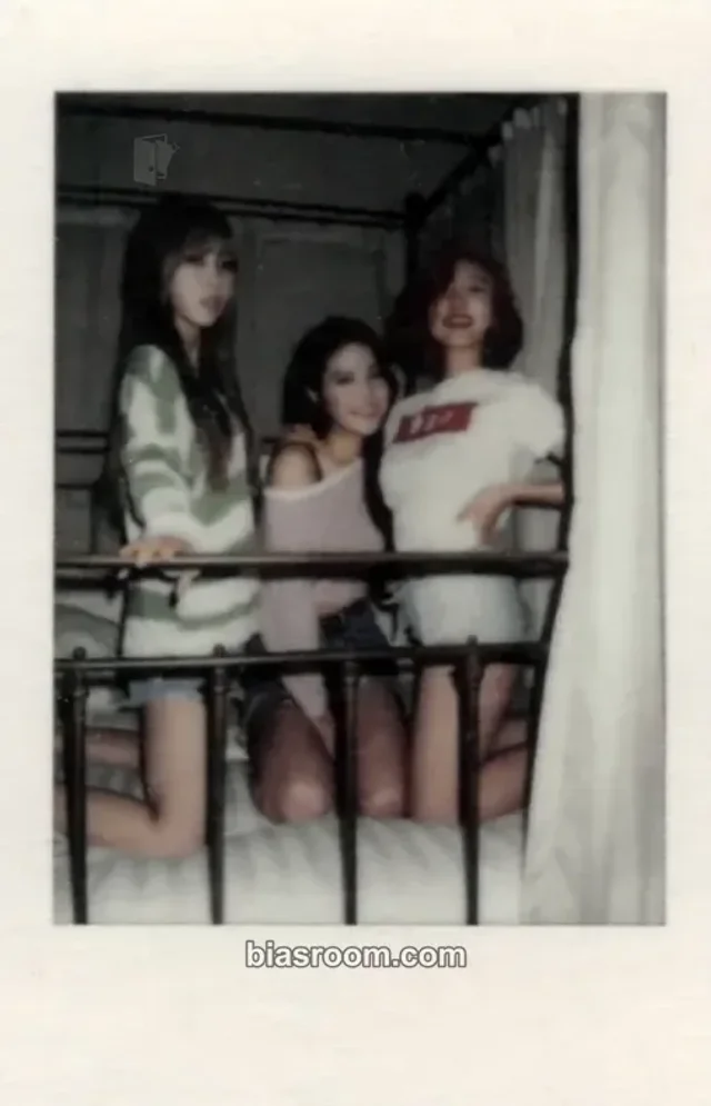 MAMAMOO - Solar & Wheein - Melting Album kihno version polaroid set