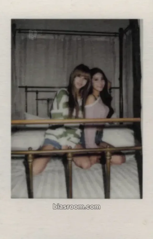 MAMAMOO - Solar & Wheein - Melting Album kihno version polaroid set
