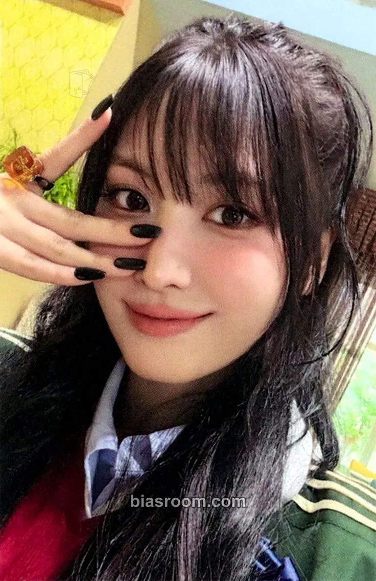 Momo TEN: The Story Goes On Photocard - TWICE - TWICE K-pop photocard