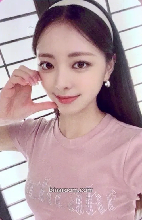 Yuna Green Project Photocard - ITZY - ITZY K-pop photocard