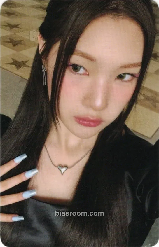 Juun FOCUS Photocard - Hearts2Hearts - Hearts2Hearts K-pop photocard