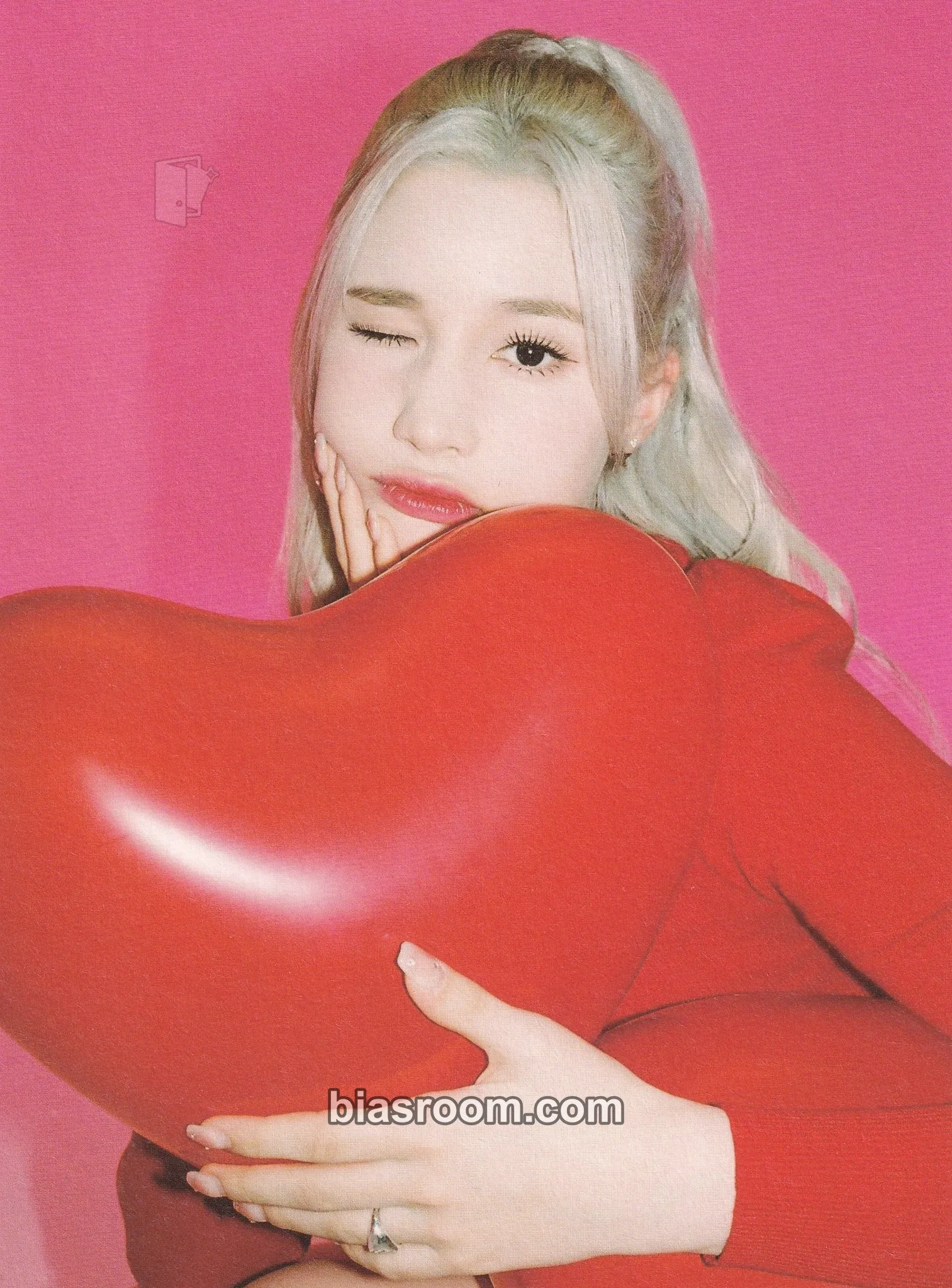 Huening Bahiyyih LOVESTRUCK! Photocard - Kep1er - Kep1er K-pop photocard