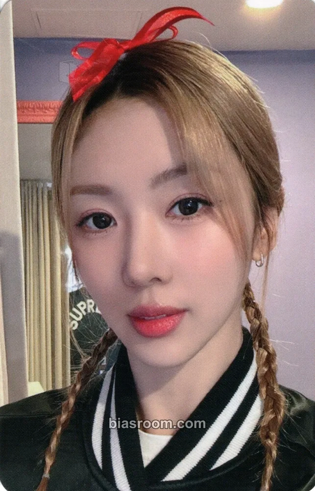 Yoohyeon My Christmas Sweet Love Photocard - Dreamcatcher - Dreamcatcher K-pop photocard