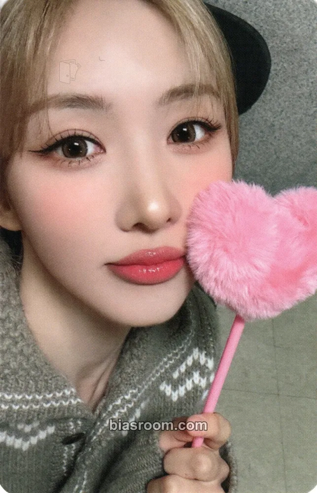 Yoohyeon My Christmas Sweet Love Photocard - Dreamcatcher - Dreamcatcher K-pop photocard