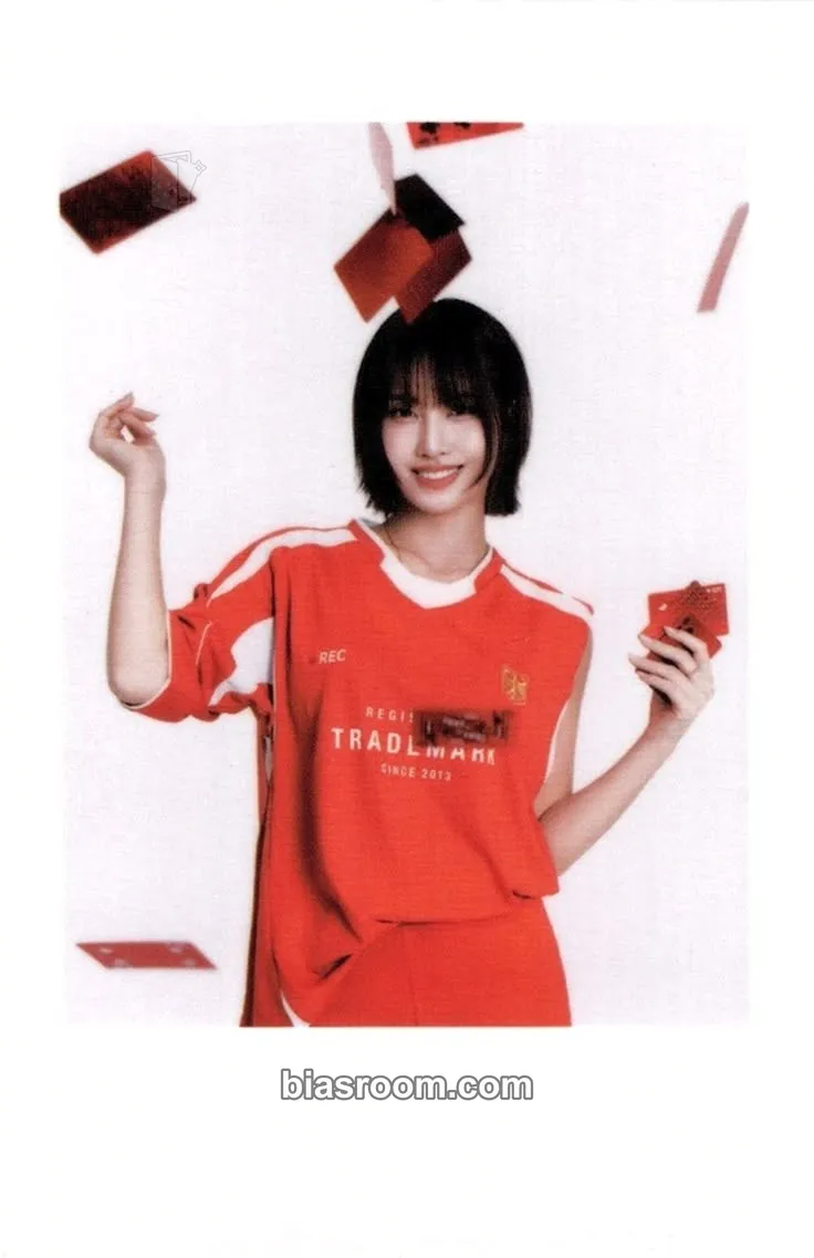 Momo 2026 Season’s Greetings: RED WHISPERS Photocard - TWICE - TWICE K-pop photocard