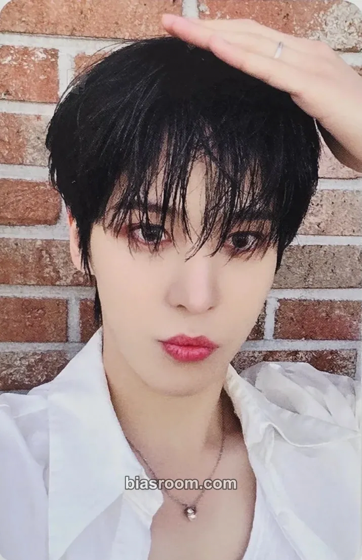 Yunho GOLDEN HOUR : Part.3 Photocard - ATEEZ - ATEEZ K-pop photocard