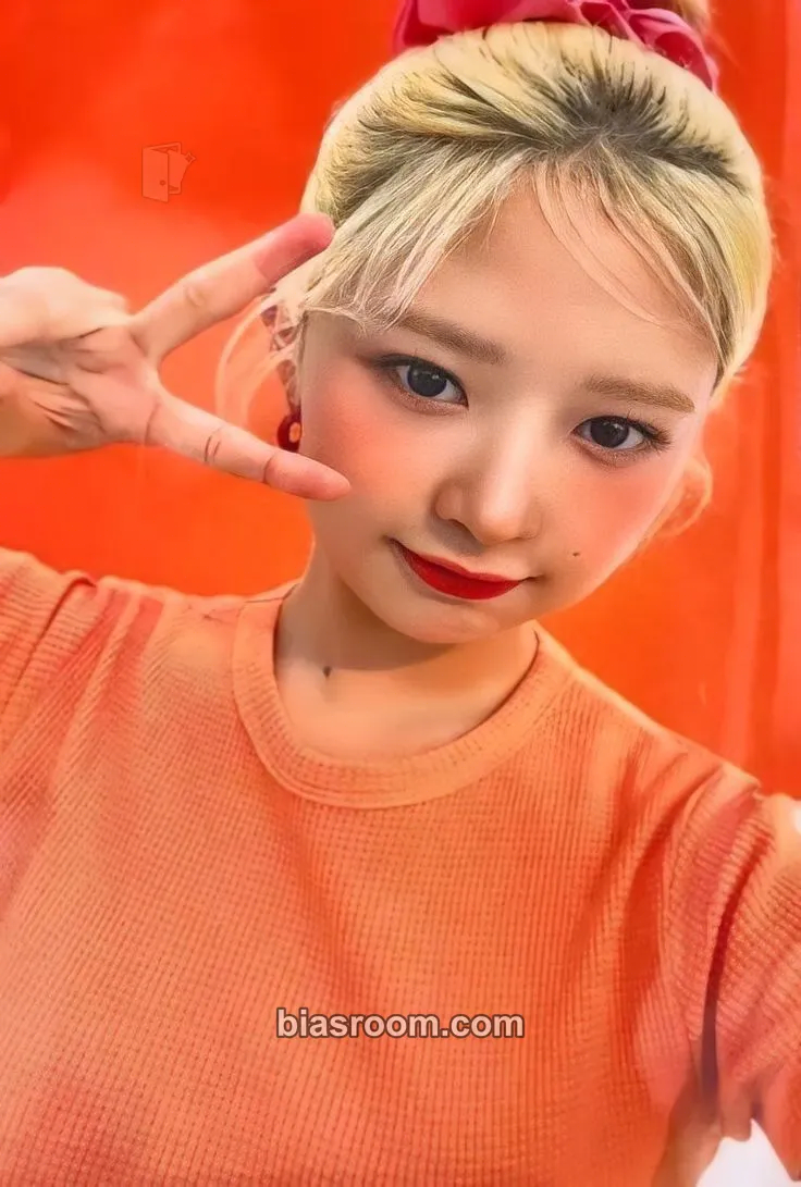 Rei Rei x Peach C Photocard - IVE - IVE K-pop photocard