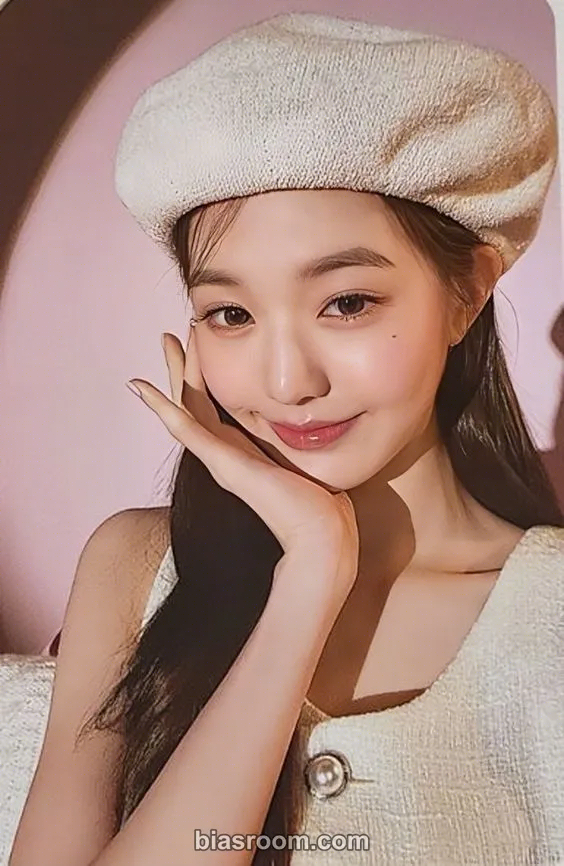Wonyoung Wonyoung x Hapa Kristin Photocard - IVE - IVE K-pop photocard