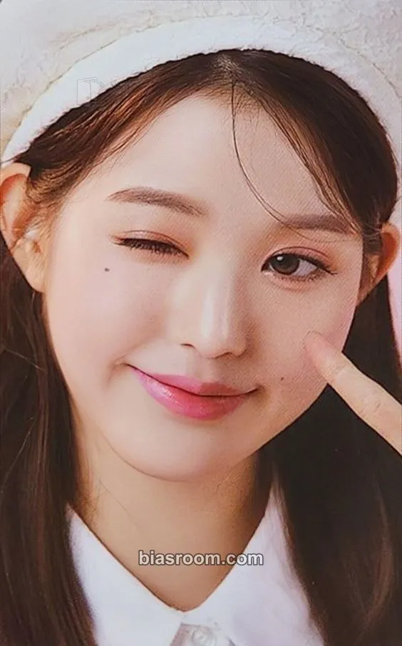 Wonyoung Wonyoung x Hapa Kristin Photocard - IVE - IVE K-pop photocard