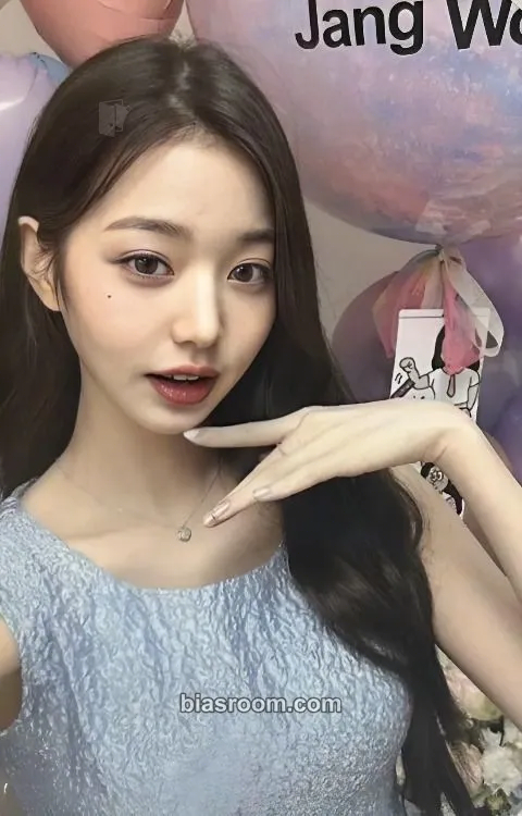 Wonyoung Wonyoung x Hapa Kristin Photocard - IVE - IVE K-pop photocard