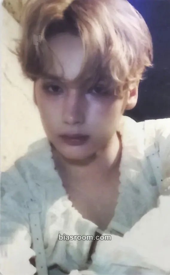 Huening Kai Minisode 3: Tomorrow Photocard - TOMORROW X TOGETHER - TOMORROW X TOGETHER K-pop photocard
