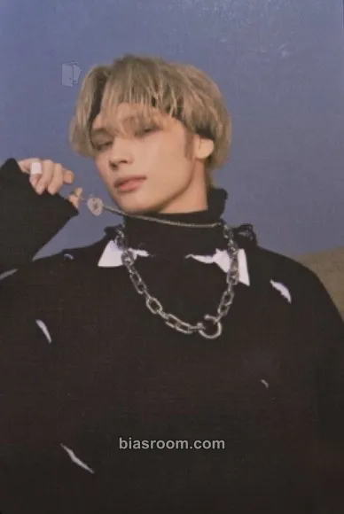 Huening Kai Minisode 3: Tomorrow Photocard - TOMORROW X TOGETHER - TOMORROW X TOGETHER K-pop photocard