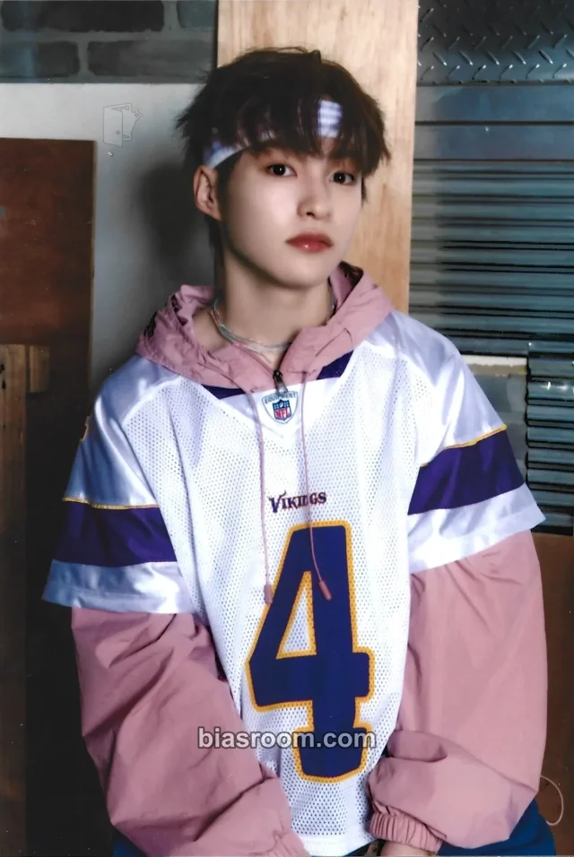 TOZ - Other season's greetings merch photocard photo set