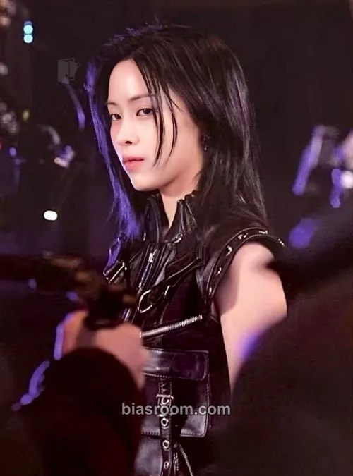 Ryujin ITZY 2nd World Tour 'Born To Be' Photocard - ITZY - ITZY K-pop photocard