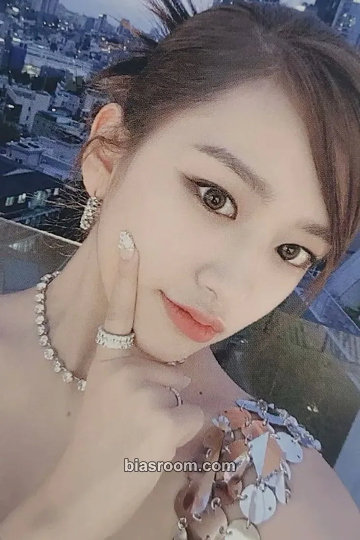 Yujin After LIKE Photocard - IVE - IVE K-pop photocard