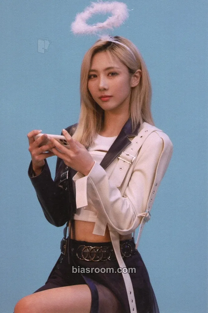 Yoohyeon Kcon 2021 Photocard - Dreamcatcher - Dreamcatcher K-pop photocard
