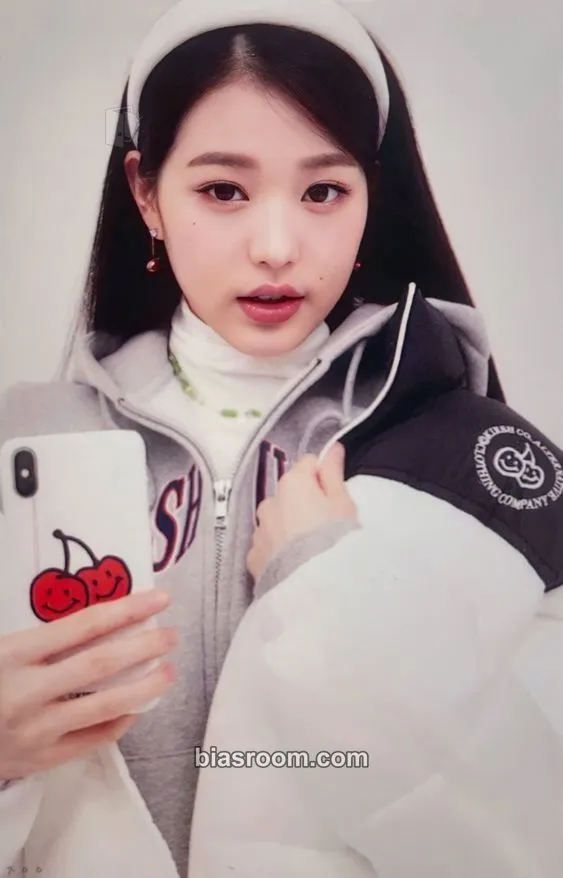 Wonyoung Wonyoung x Kirsh Photocard - IVE - IVE K-pop photocard