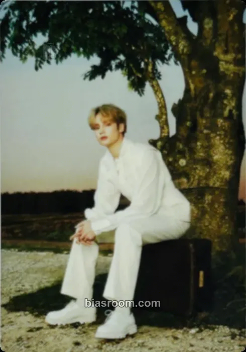 Huening Kai Act: Promise Photocard - TOMORROW X TOGETHER - TOMORROW X TOGETHER K-pop photocard
