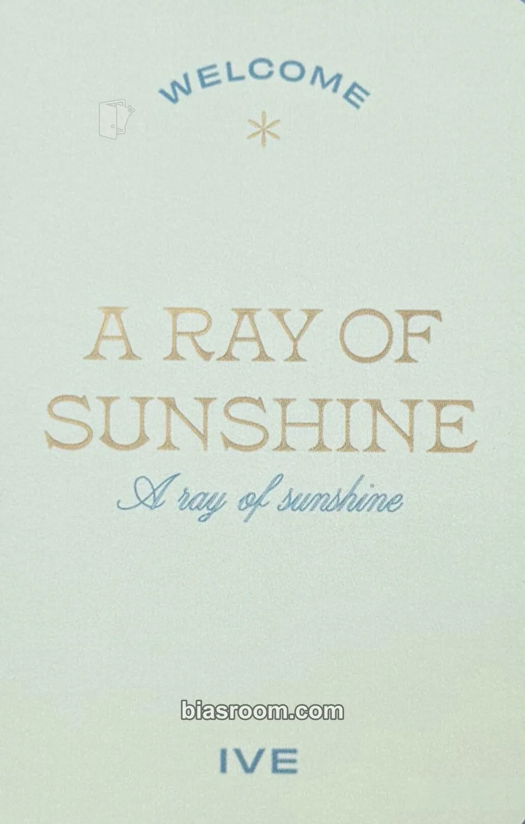 Leeseo 2022 Season's Greetings: A Ray of Sunshine Photocard - IVE