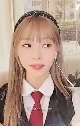 Moonbyul Starlit of Twinkle Photocard - MAMAMOO - MAMAMOO K-pop photocard