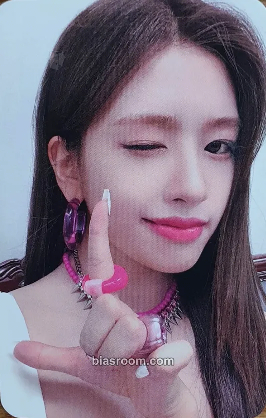 Yujin After LIKE Photocard - IVE - IVE K-pop photocard