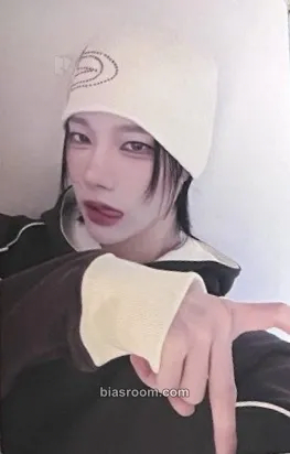 Rui UXLXVE Photocard - XLOV - XLOV K-pop photocard