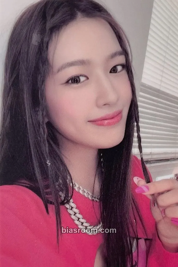 Yujin After LIKE Photocard - IVE - IVE K-pop photocard